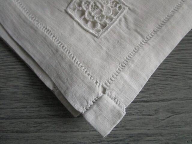 12 antique embroidered tea napkins 28x28cm