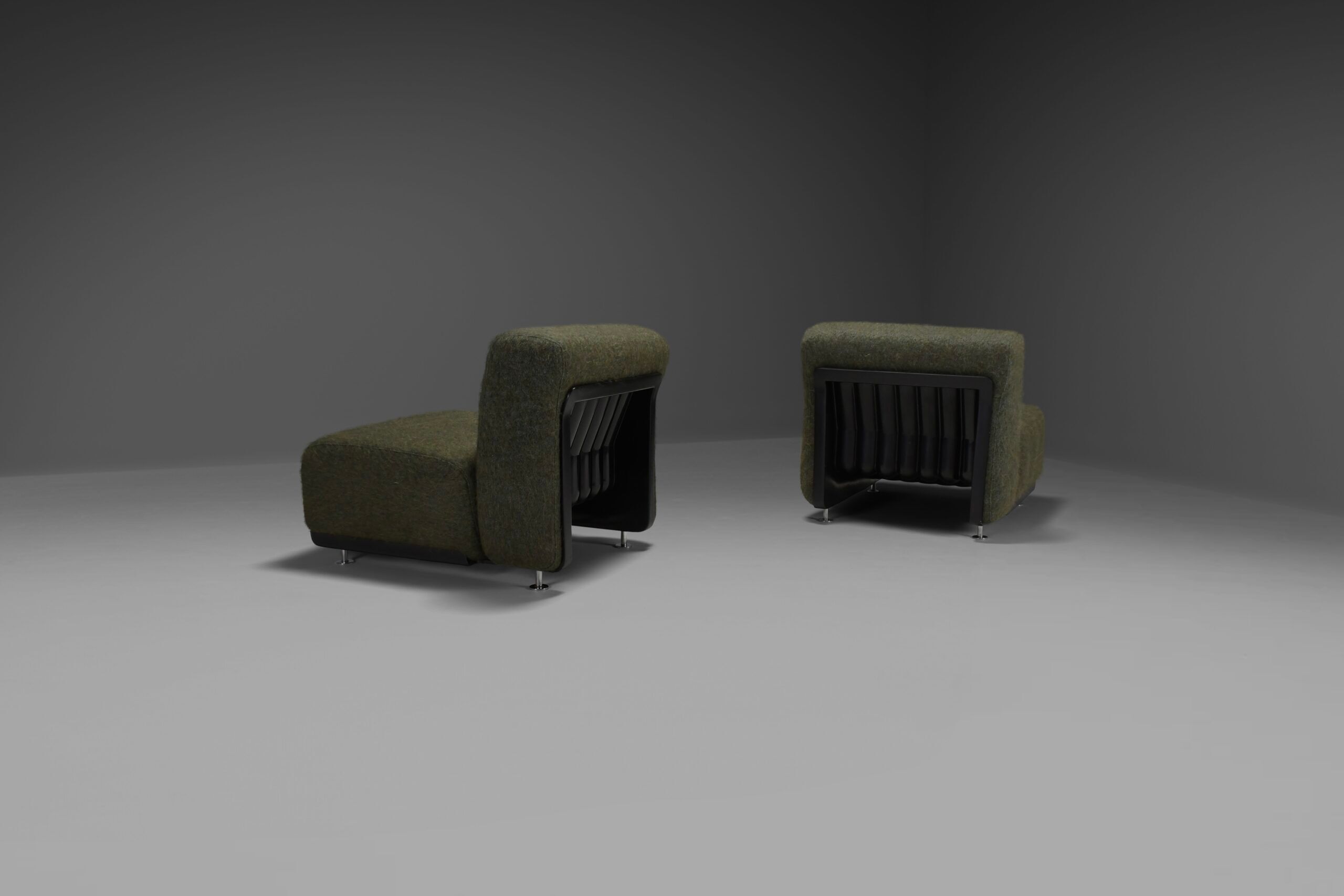 Set of two fabric and fiberglass easy chairs by Alberto Rosselli for Saporiti