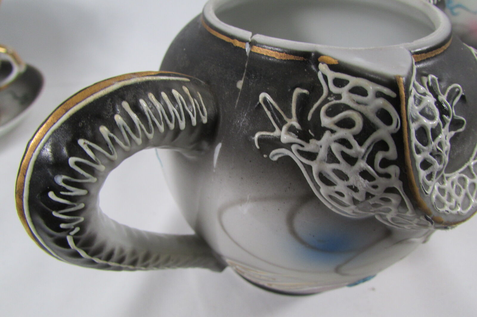Tea set, 19 pieces, Kutani Dragonware porcelain, signed with an Eagle
