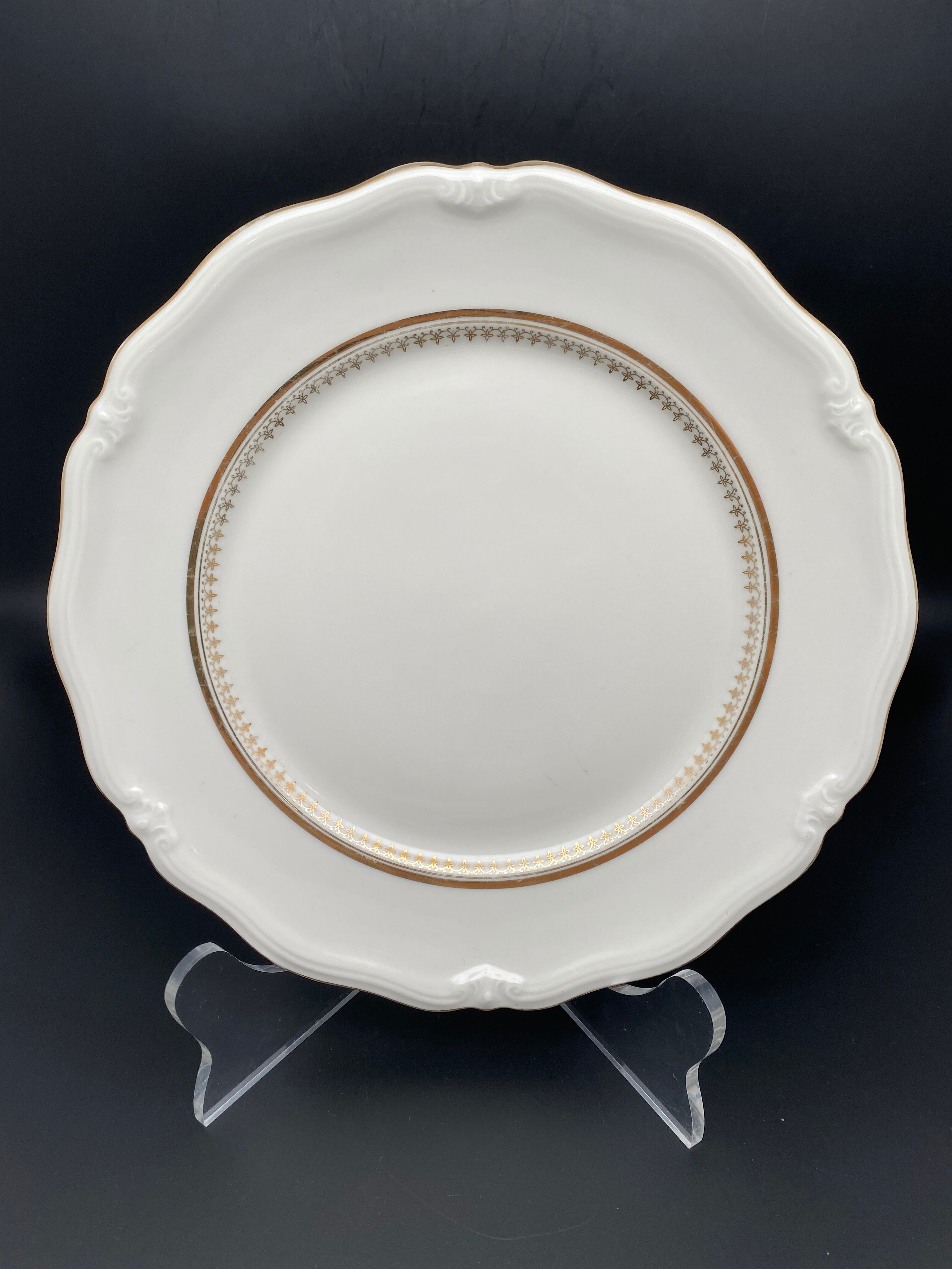 Lots de 4 assiettes porcelaine liseré or