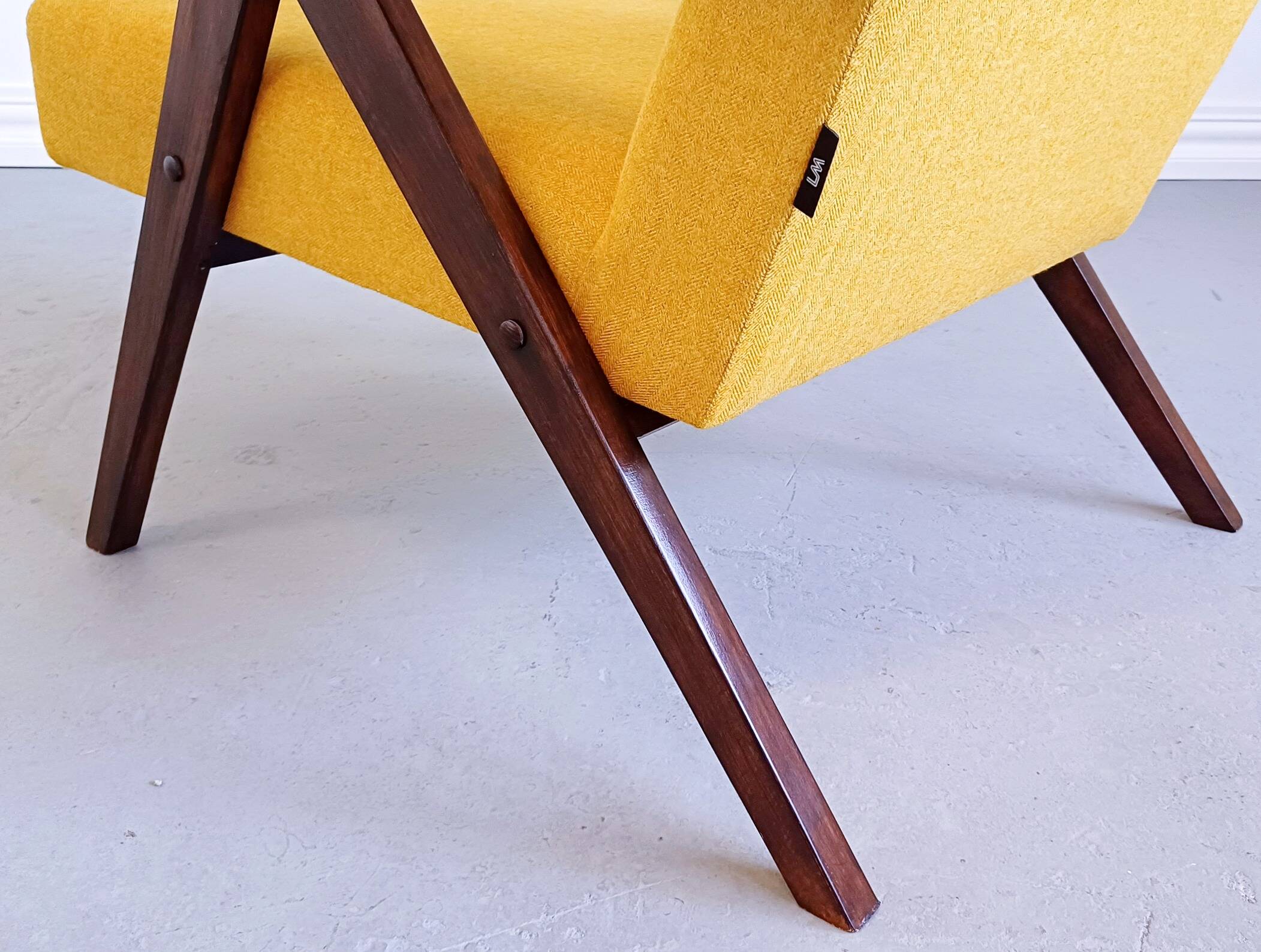 Mid Century Easy Chair Model B 310 Var in Yellow Tweed