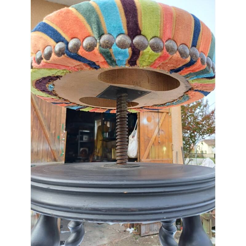 Napoleon III piano stool