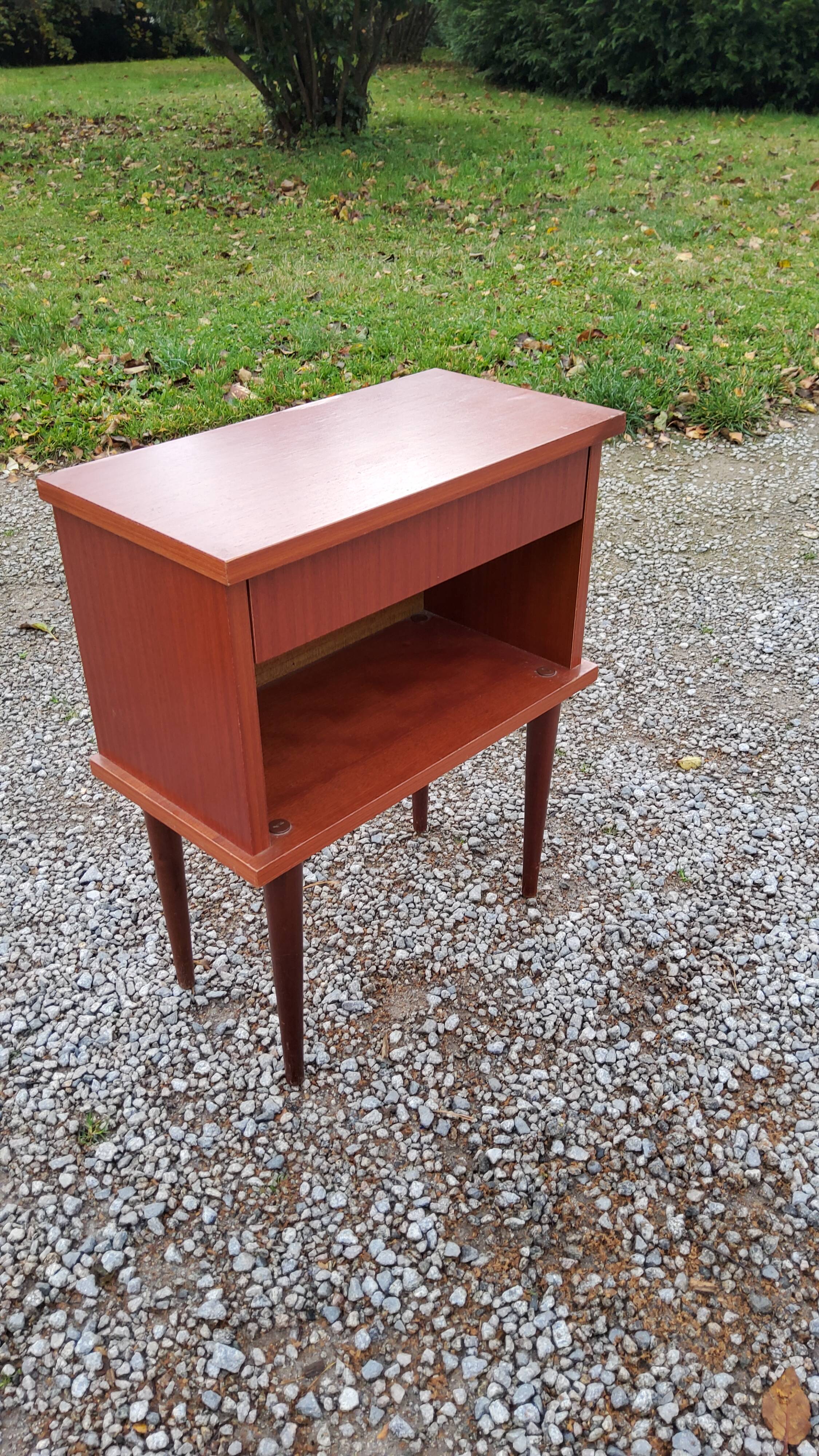 Bedside of the 60s in mahogany conical feet
