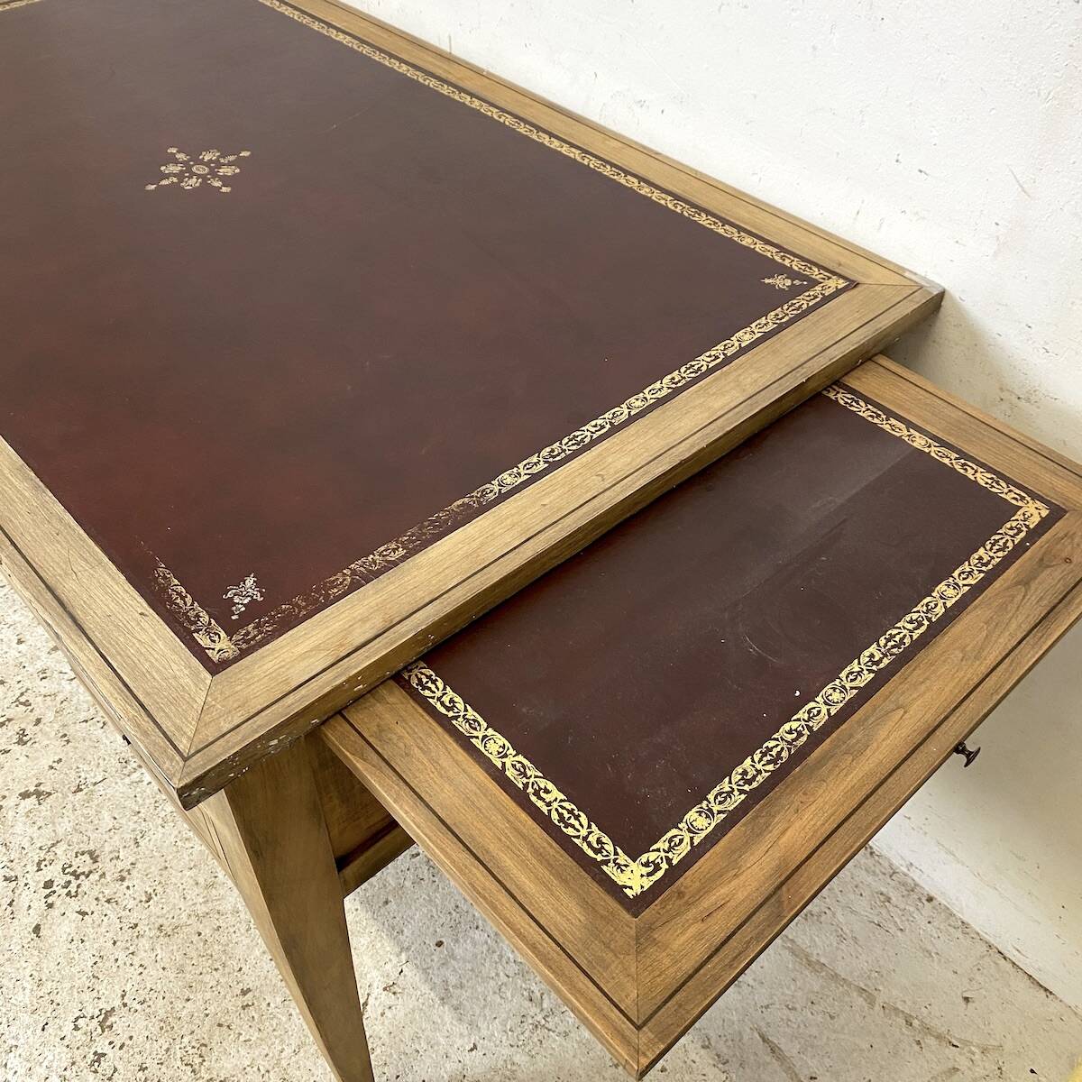 Bureau style Louis XVI bois et cuir