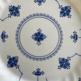 8 English dinner plates