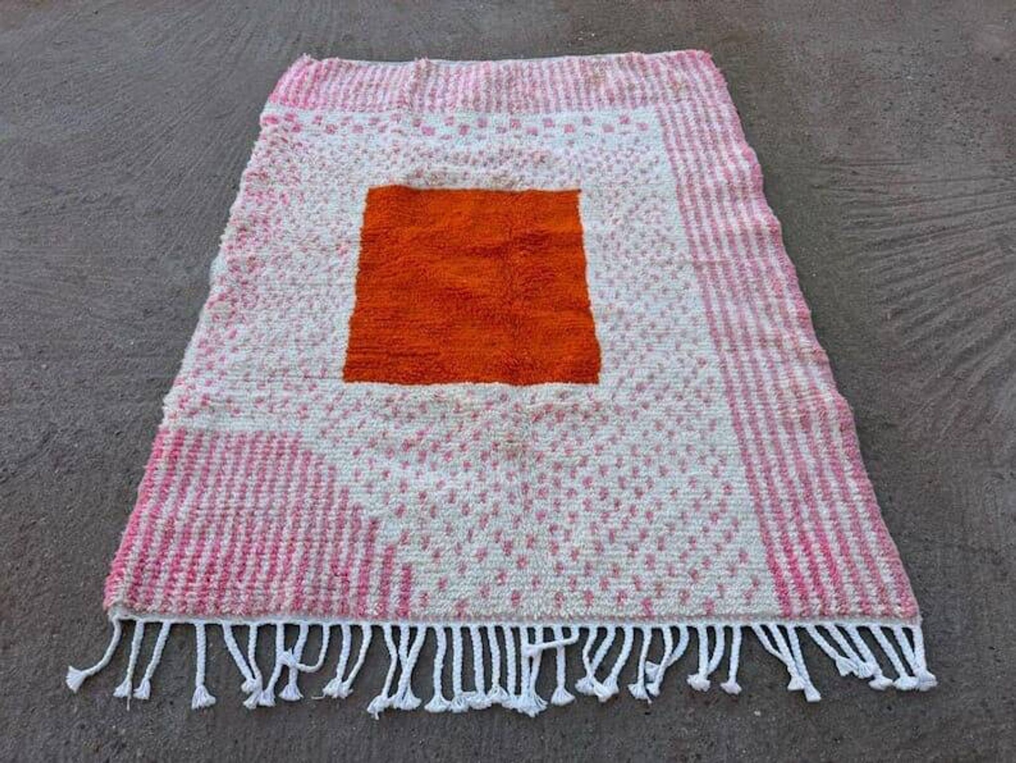 Hand-woven Berber Beni Ouraine rug