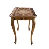 Table d'appoint florentine