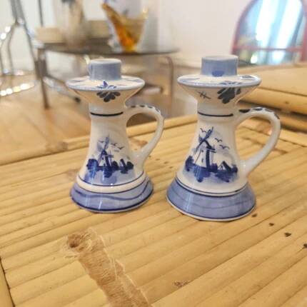 2 bougeoirs vintage en faïence bleue de Delft à anses - décor moulin