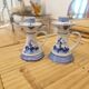 2 bougeoirs vintage en faïence bleue de Delft à anses - décor moulin