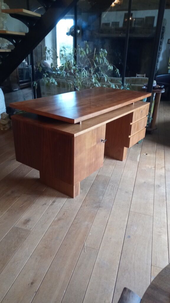 Beautiful desk veneer teak 80s