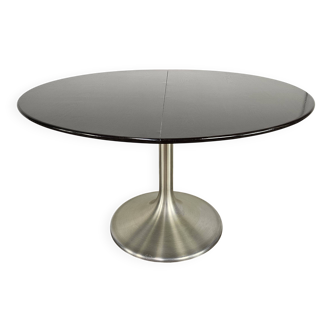 Extendable 1970s chrome-plated metal table