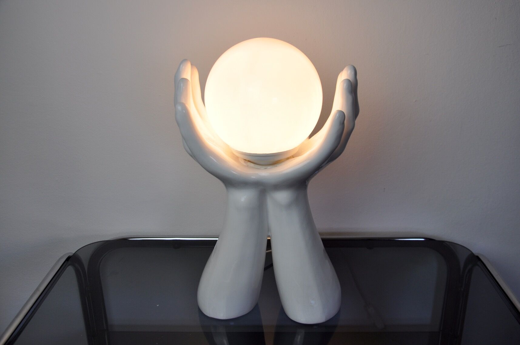 White ceramic "Hands" lamp France 1980