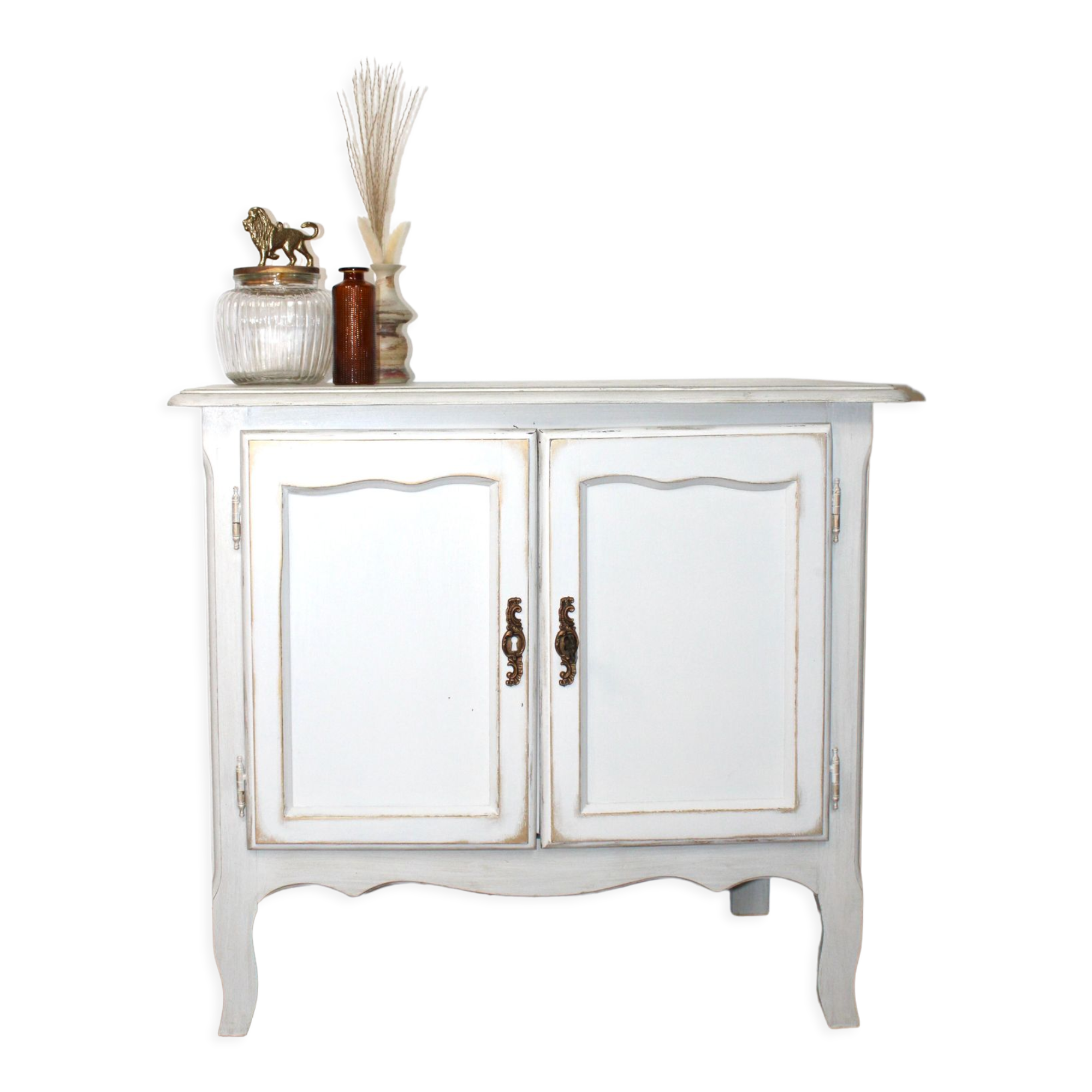 Antique furniture in white and gold wood