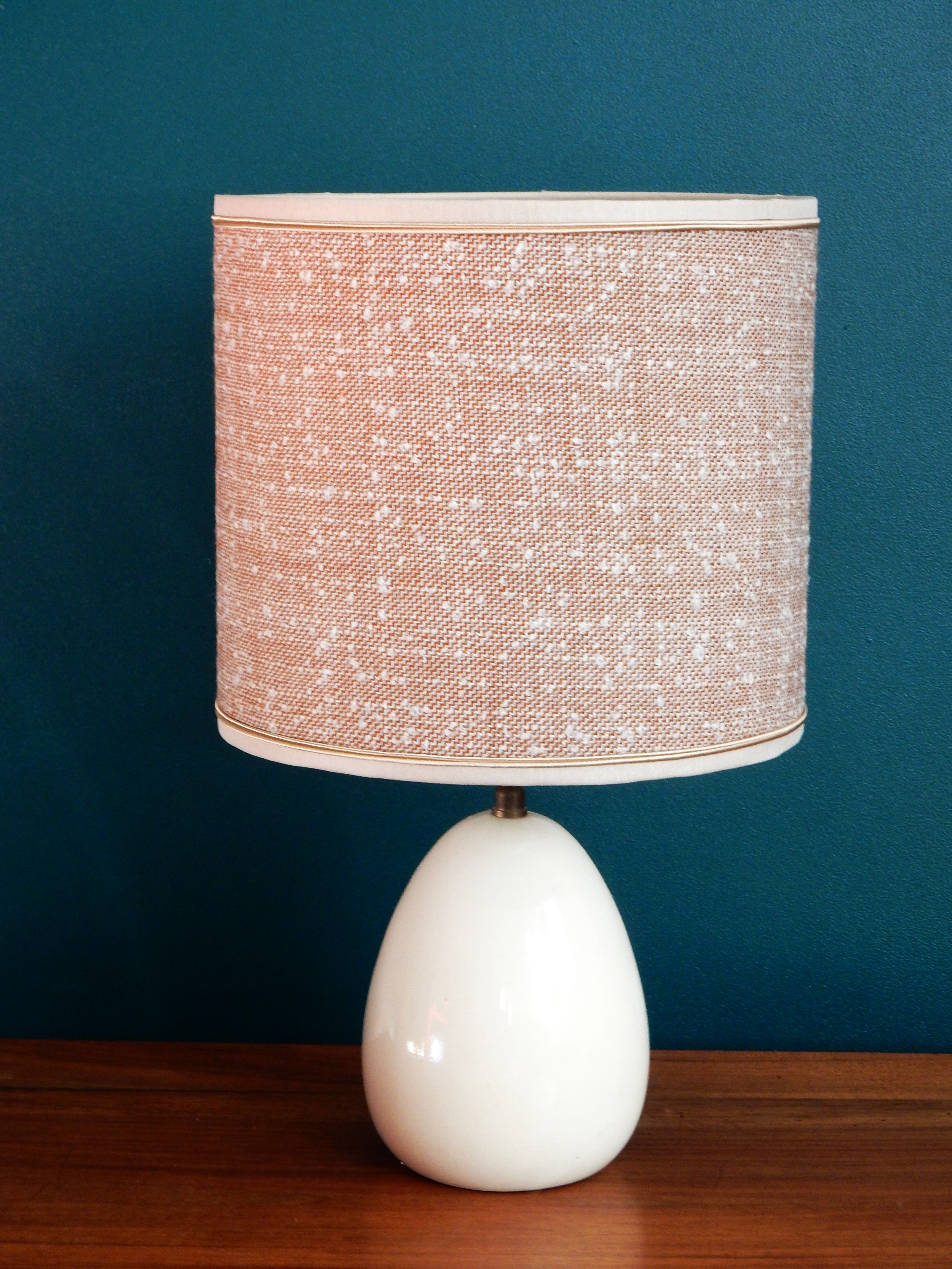 Table lamp in wool tweed and foot in cream color wood