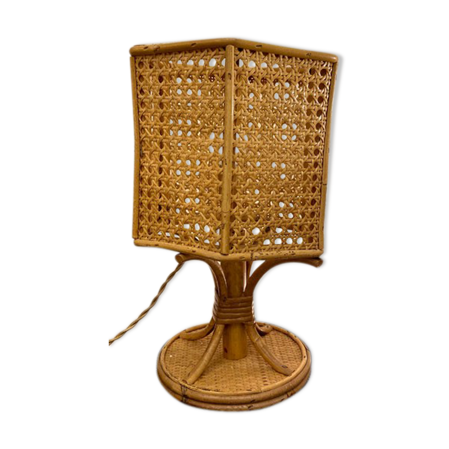Rattan lamp