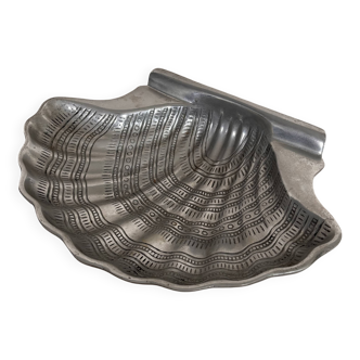 Metal shell dish. Cast metal with hand-crafted detail.
