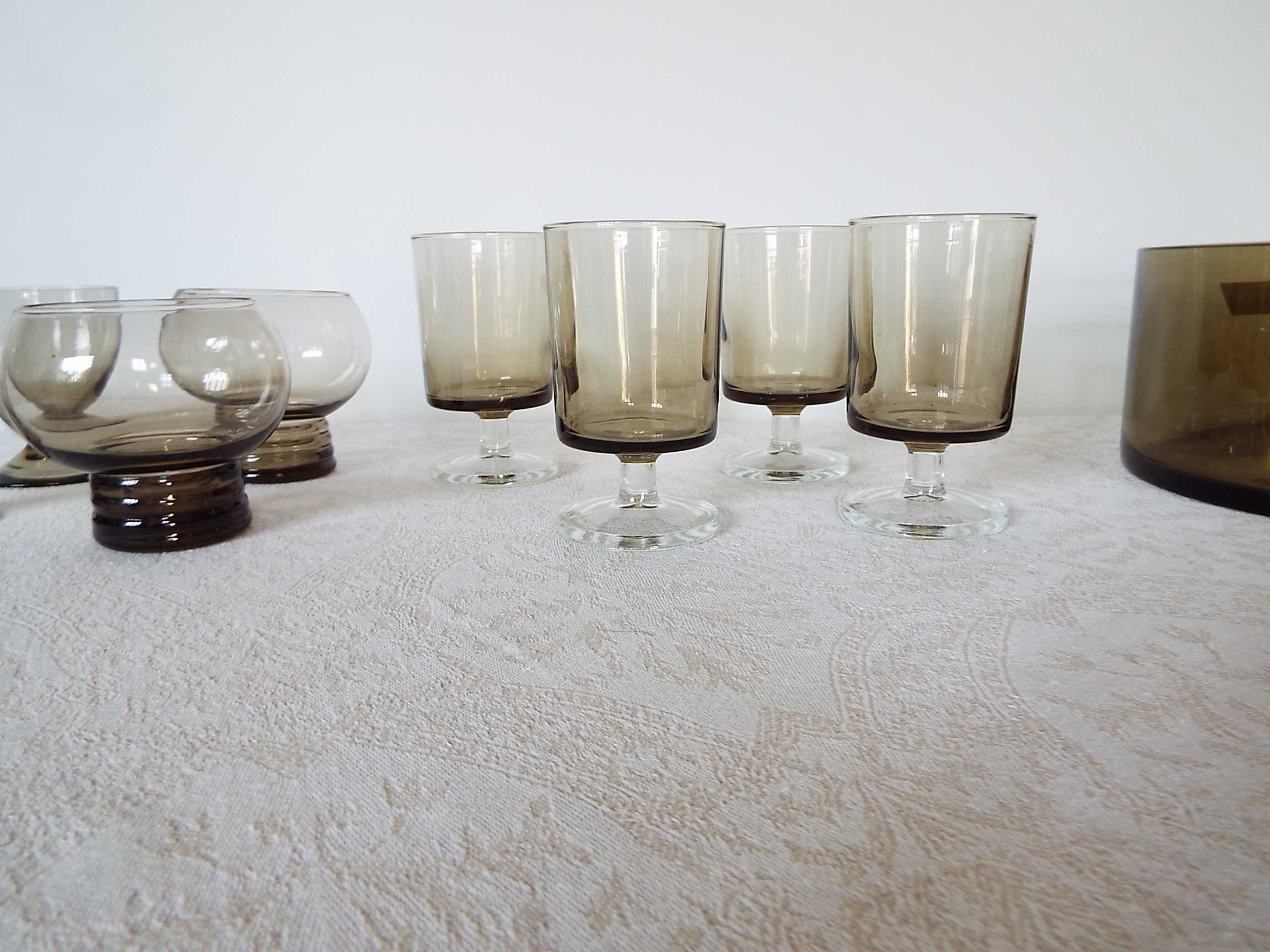 4 glasses of wine rider