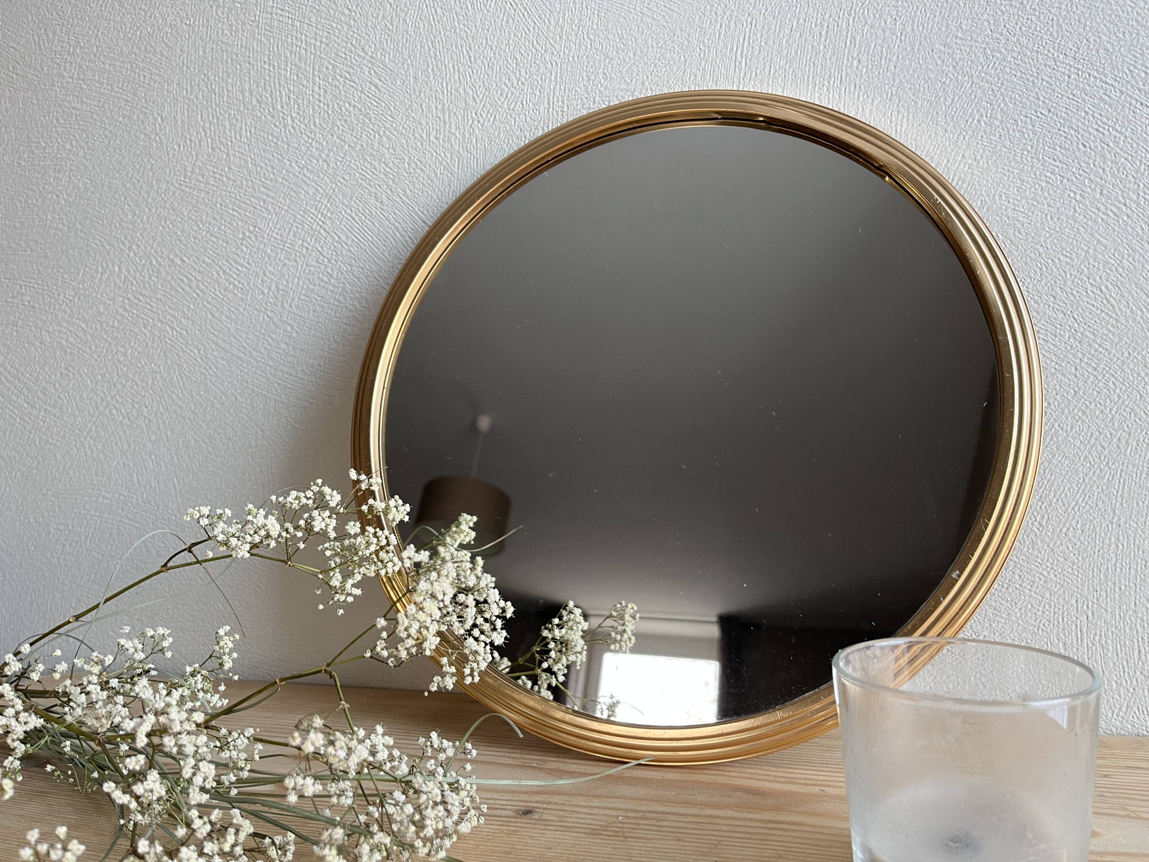 Vintage round gold mirror