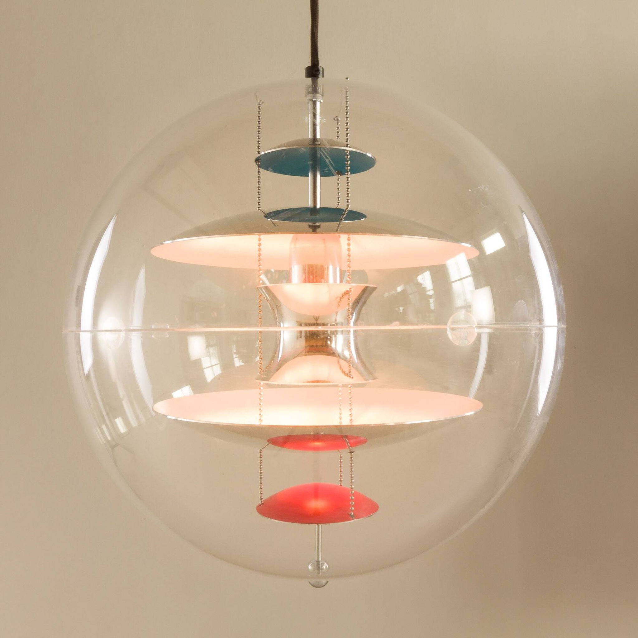 Suspension VP Globe par Verner Panton, Danemark, 1969