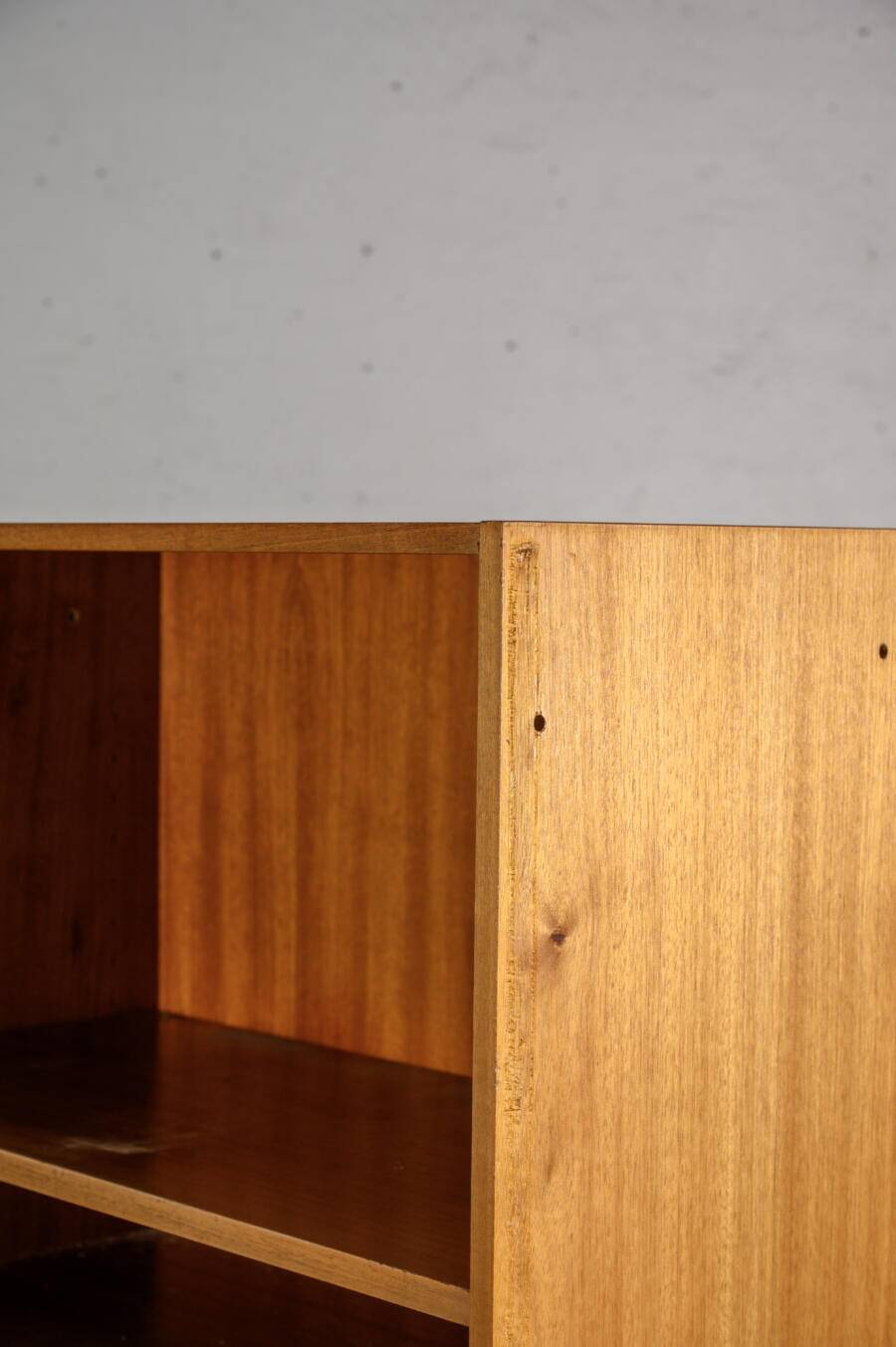 Storage furniture / bookshelf
