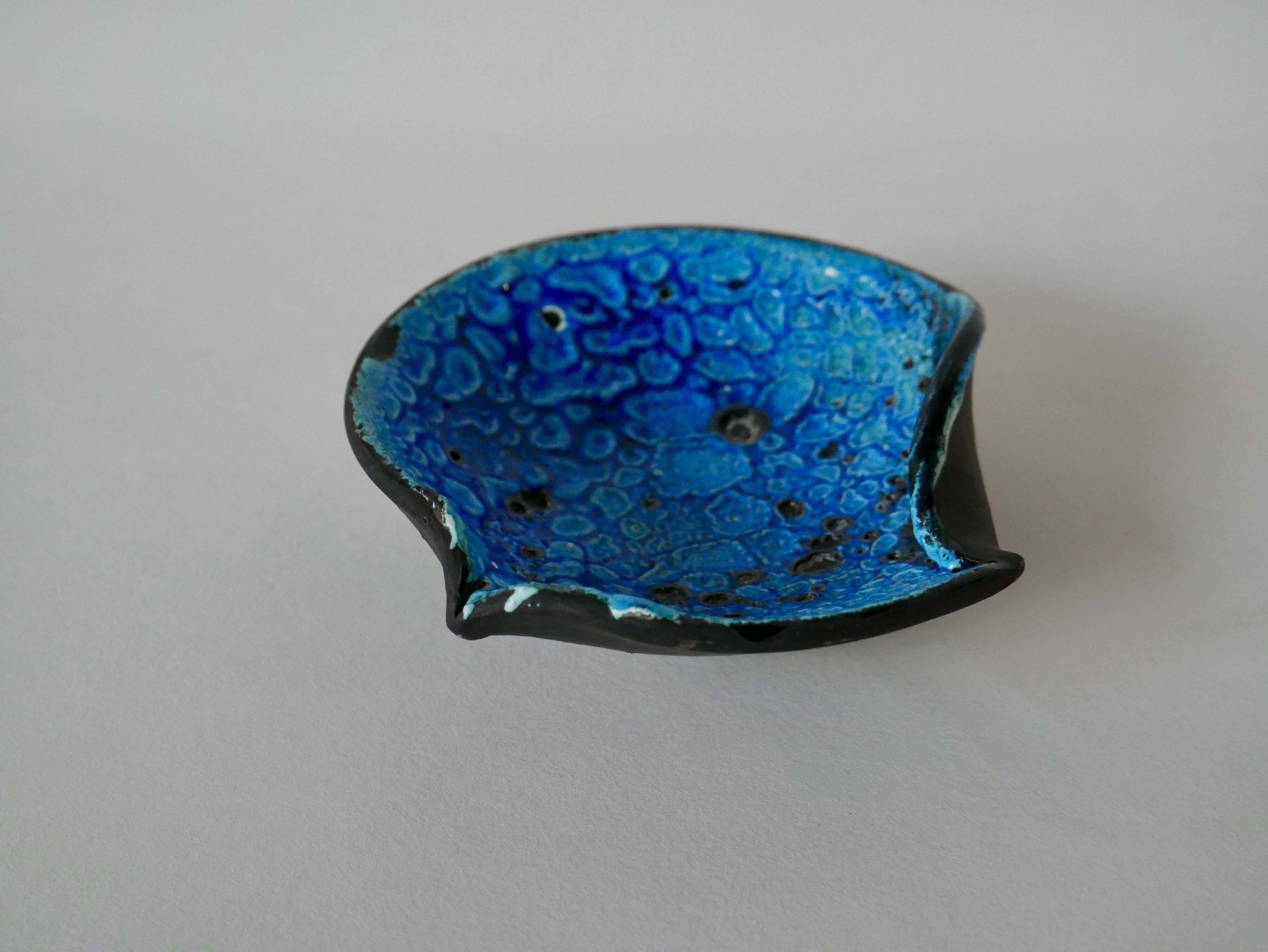 Fat Lava blue round ceramic ashtray 70s