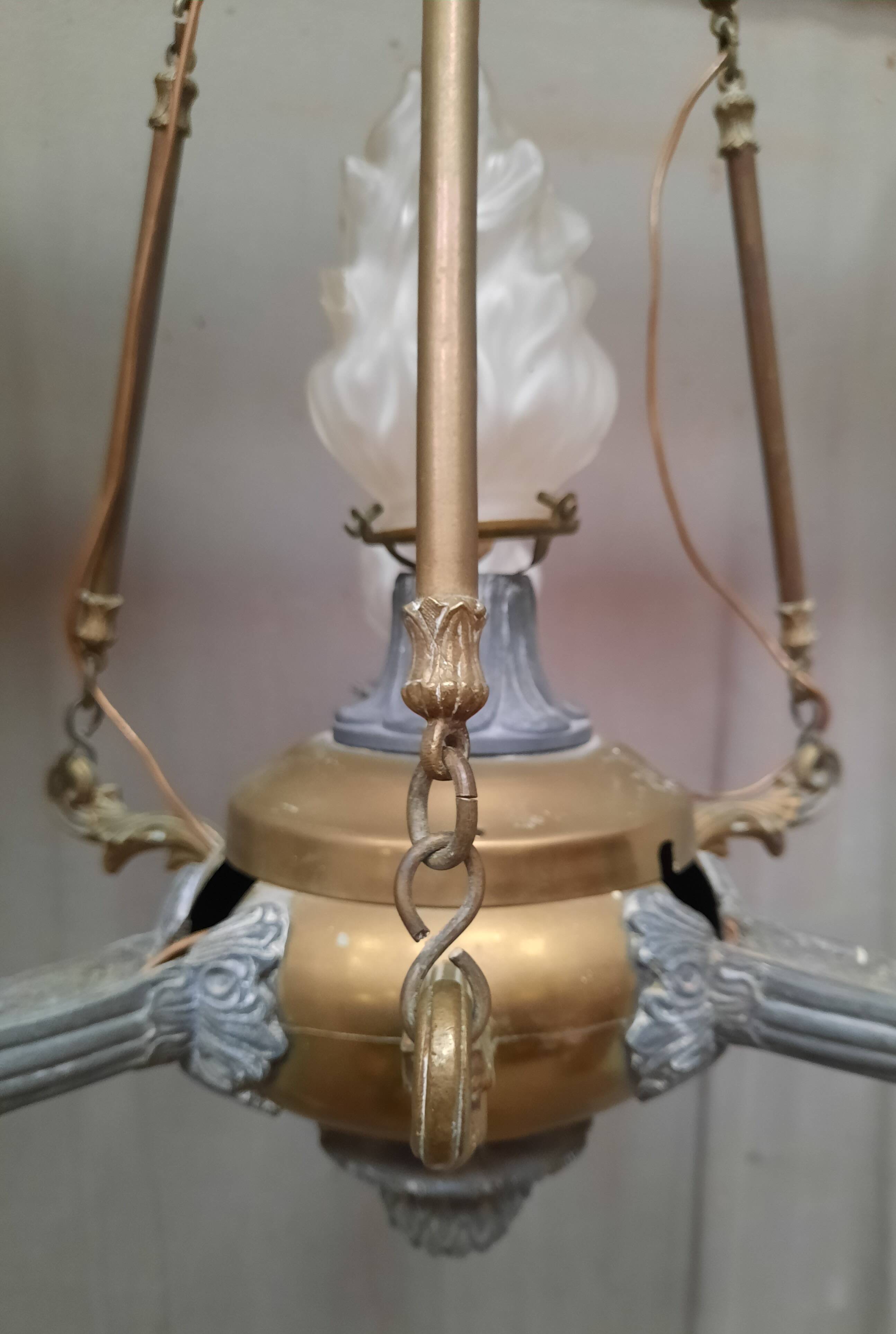 Metal pendant light with 4 flames