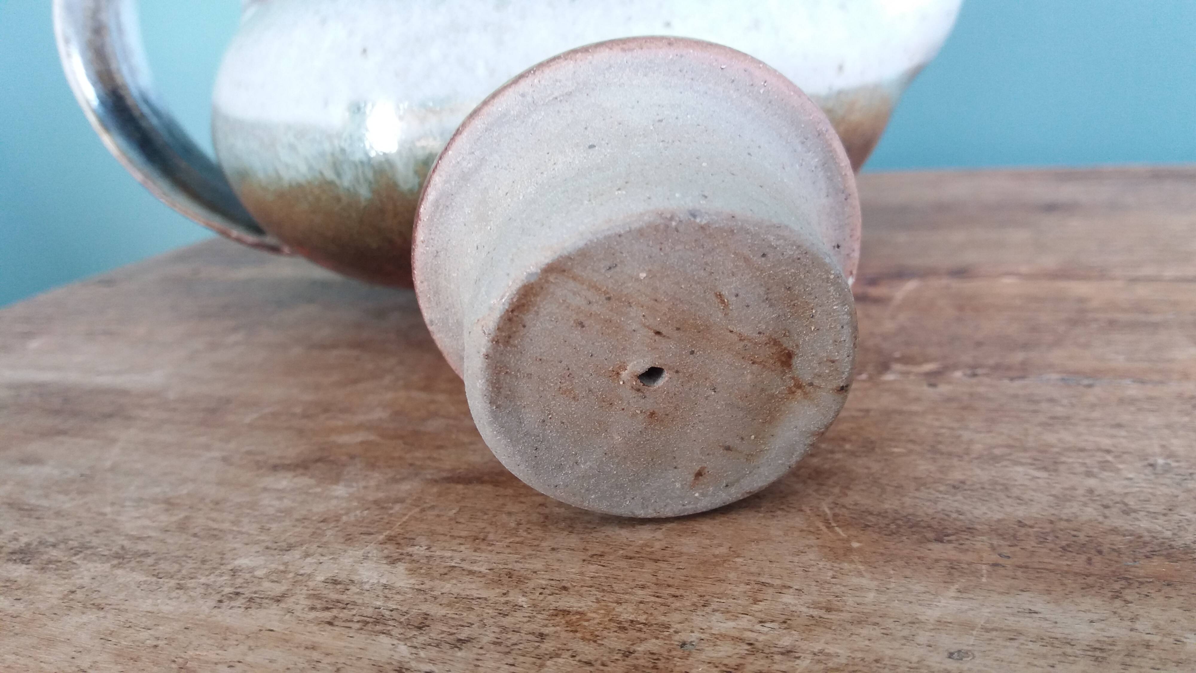 Teapot by Raymond Guibert, Lamoura, Jura, in Puisaye stoneware.