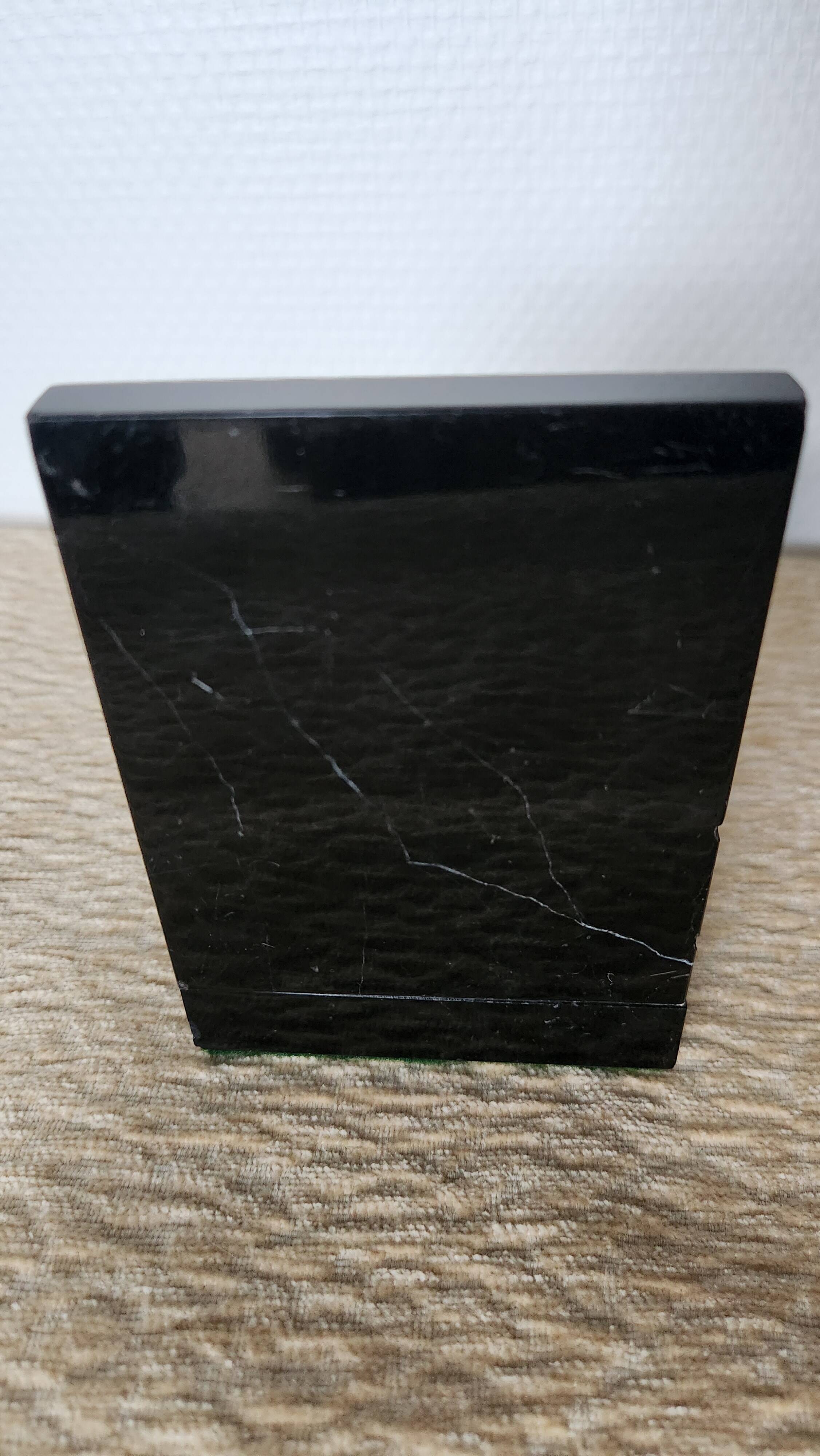 Geometric bookends in black marble and white stone – Art Deco style