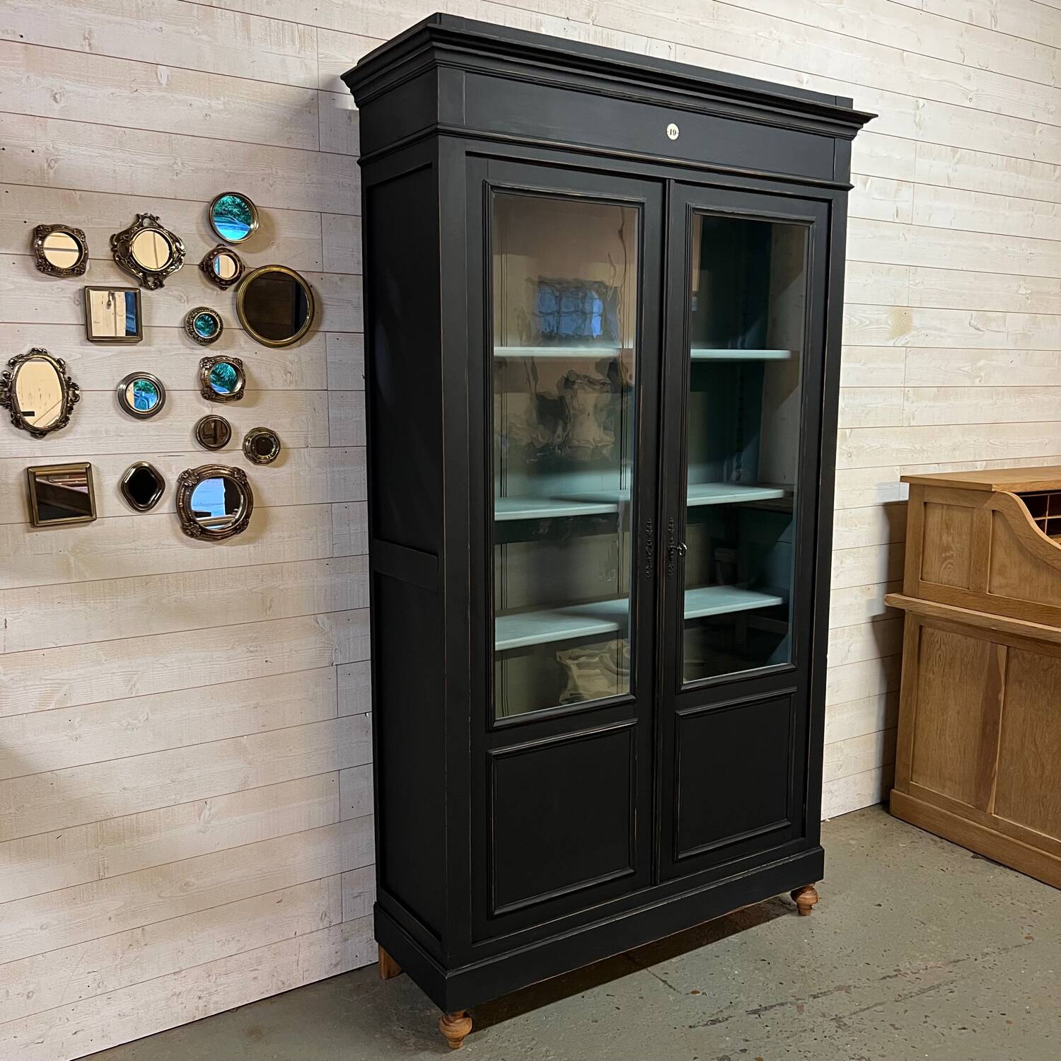 Vitrine napoleon III patiné