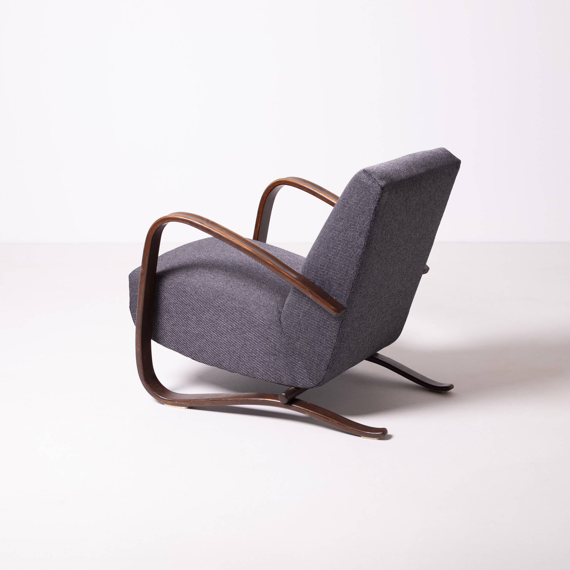 Pair of H-269 Jindrich Halabala lounge chairs, Czechoslovakia, circa 1950