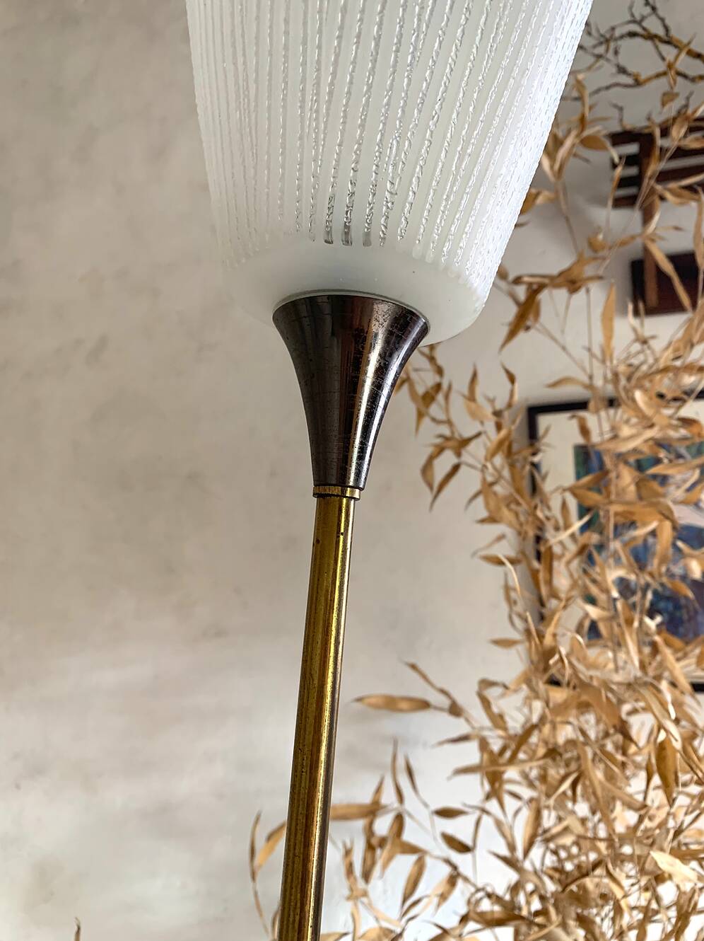 Vintage reed floor lamp in black metal and brass with three white opalines