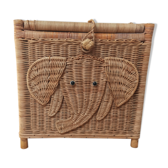 Rattan elephant chest