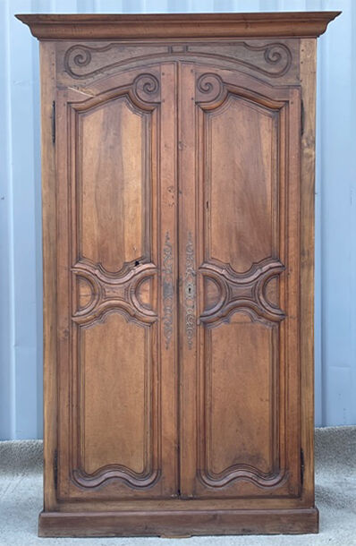 Notch cabinet