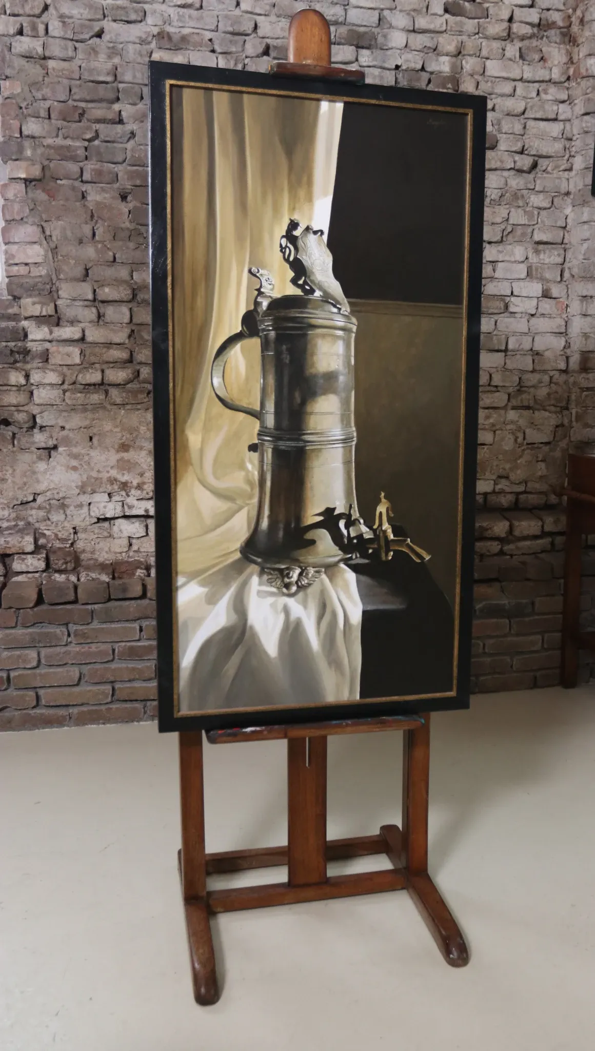 Still life with pewter potters' guild flagon – Marjolein van den Berg