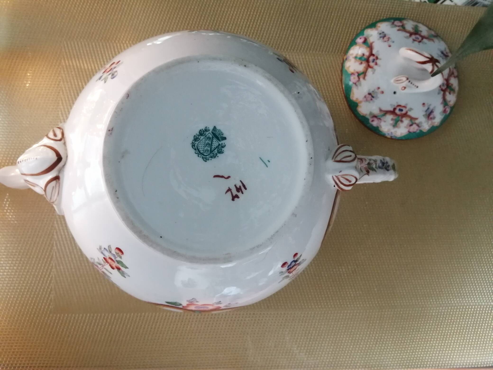 Large Sarreguemines teapot late 19th century