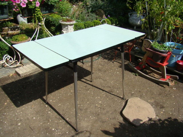 Green vintage formica table 60