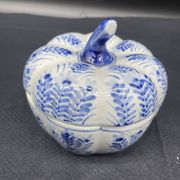 Chinese covered pot, box, jewelry box, pumpkin, white porcelain, China blue plant decor
