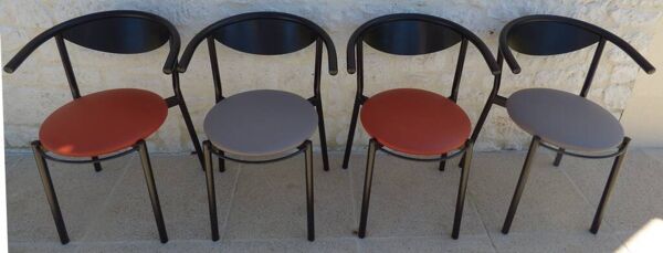 4  Chaises de style gondole structure métallique cossus et simili cuir