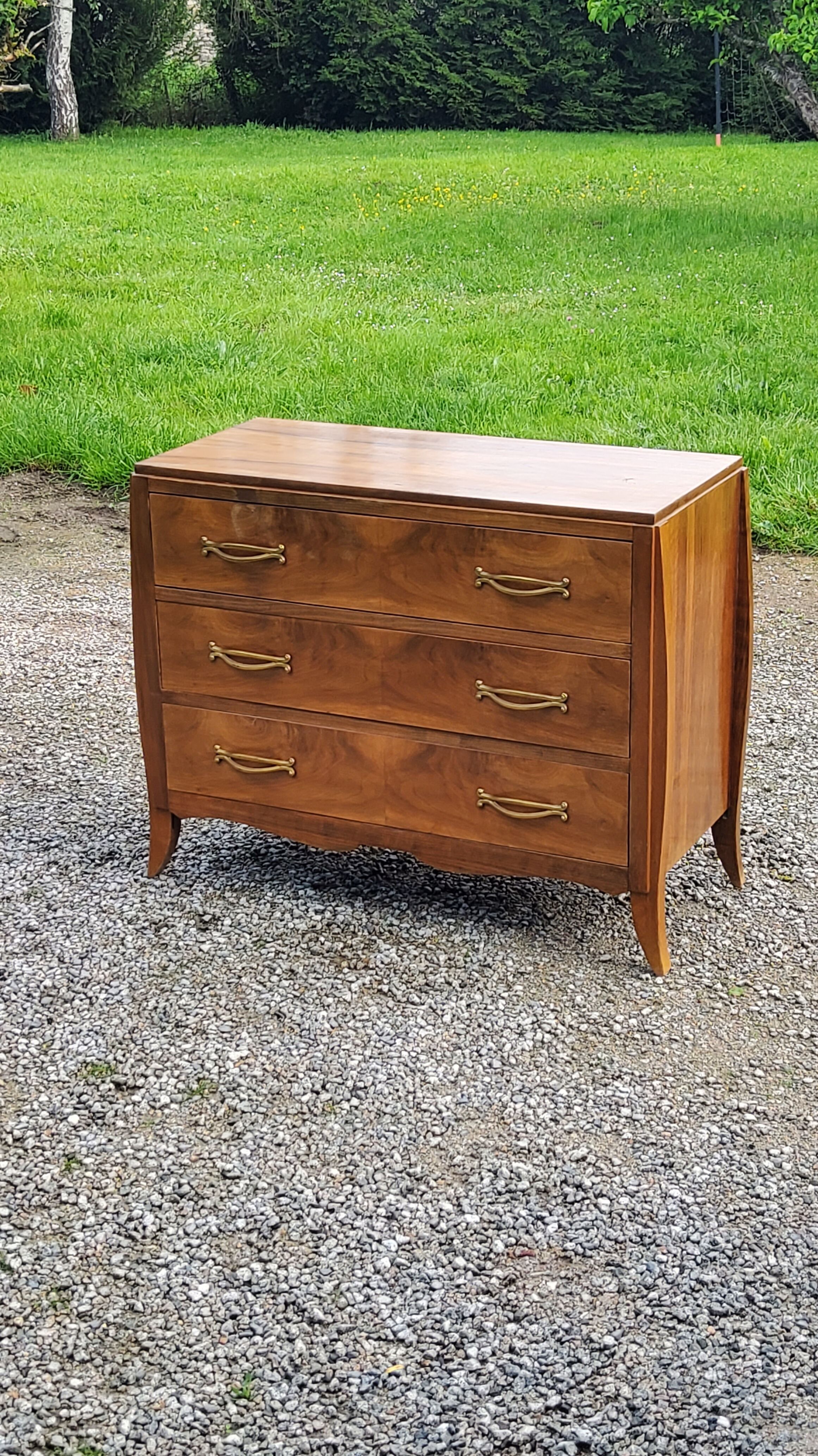 Chest of drawers from the 40s/50s in golden blond walnut 3 drawers feet compass