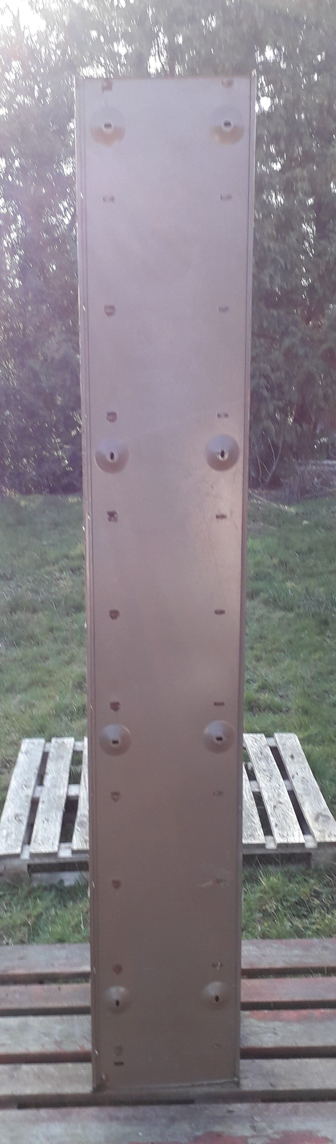 Furniture industrial clamshell