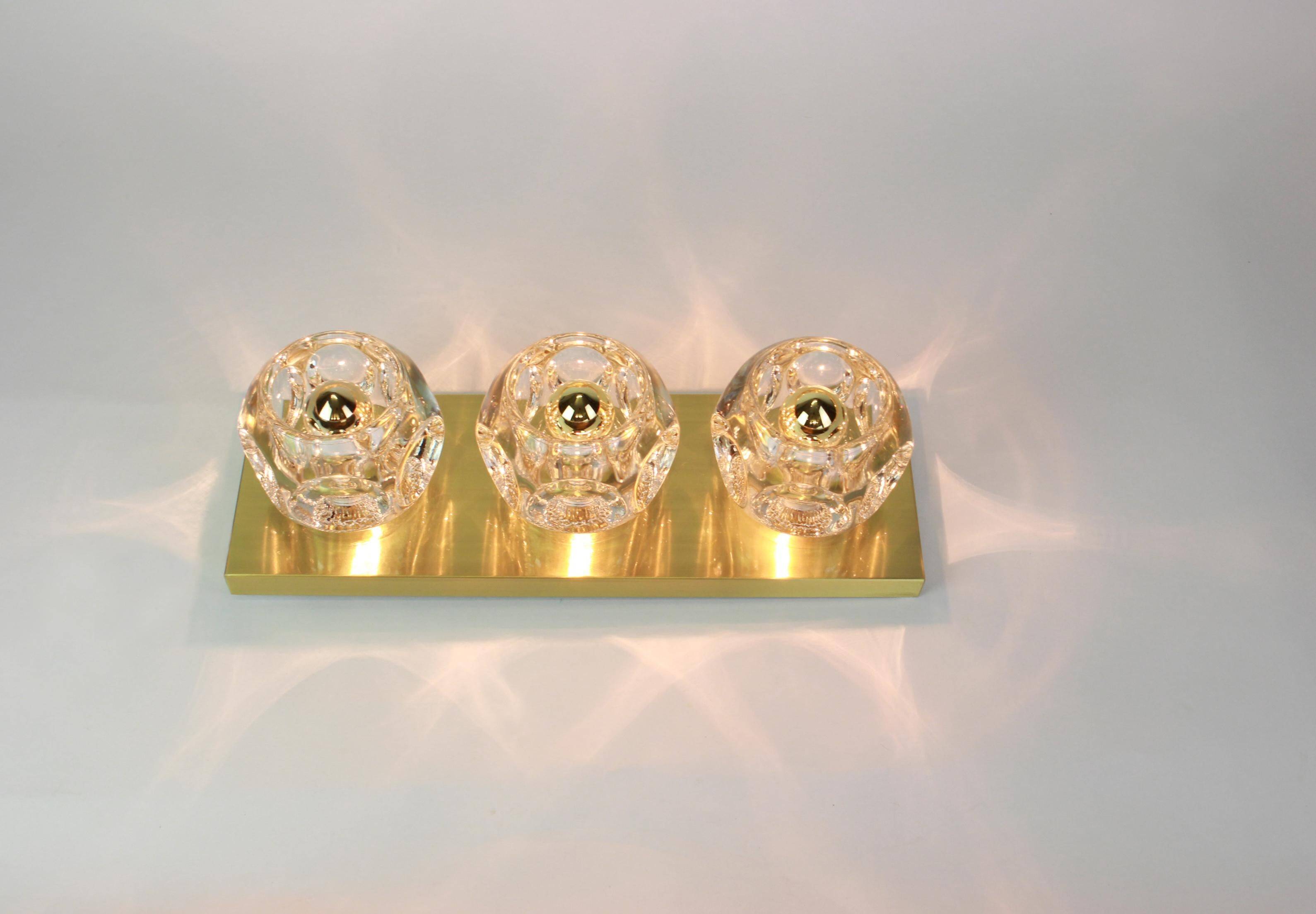 Pair of wall sconces in crystal glass designed by Sciolari for Peill & Putzler.