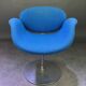 Chaise Little Tulip de Pierre Paulin bleu
