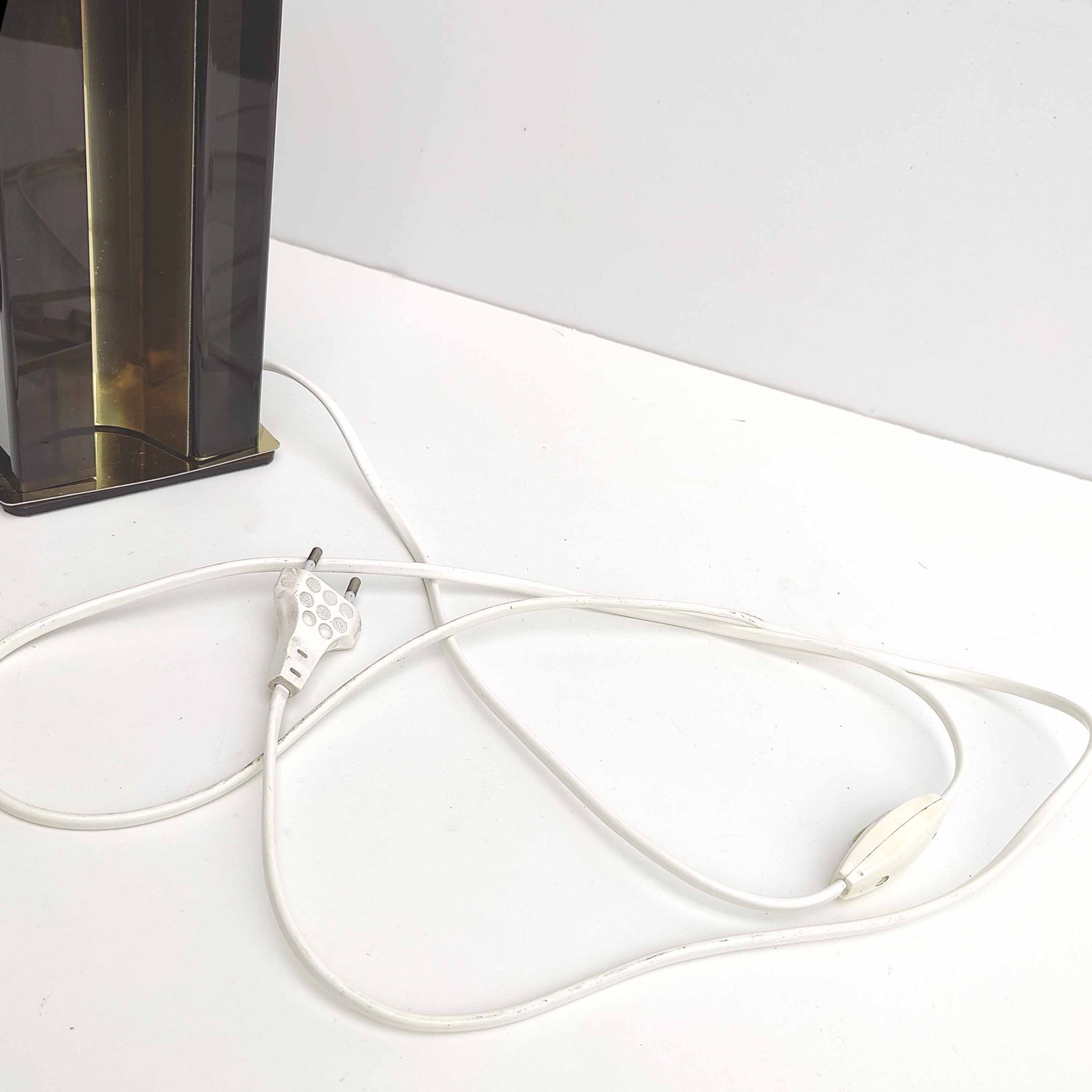 Lampe plexiglas et métal doré années 70