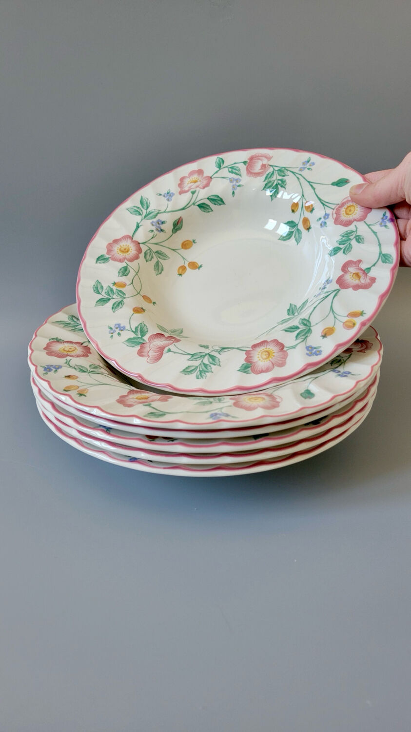 Set of 6 Churchill plates