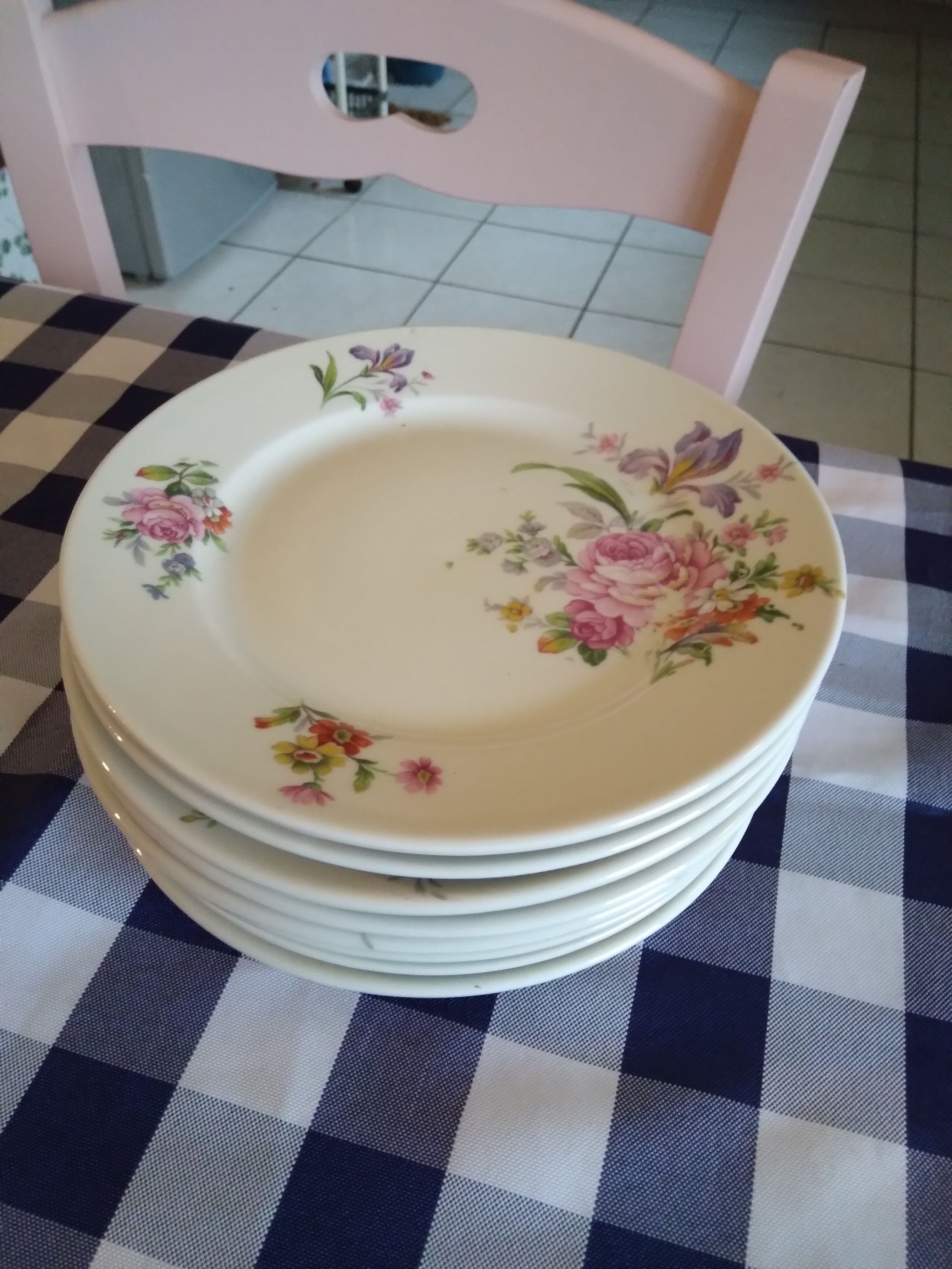 Dessert plates floral decoration Mehun France