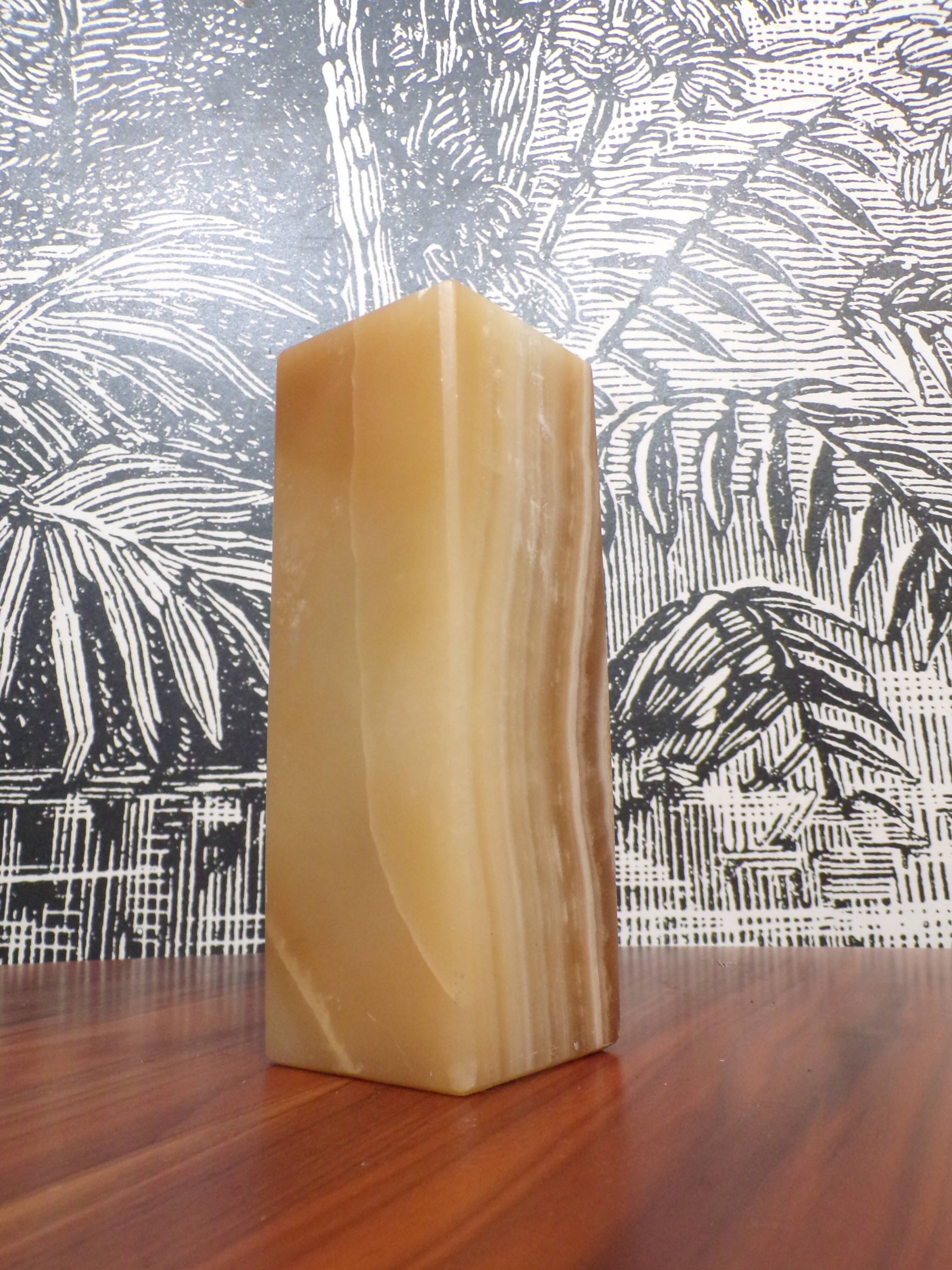 Onyx scroll vase h=20cm