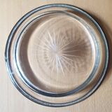 Plat en verre cerclé d'argent minerve