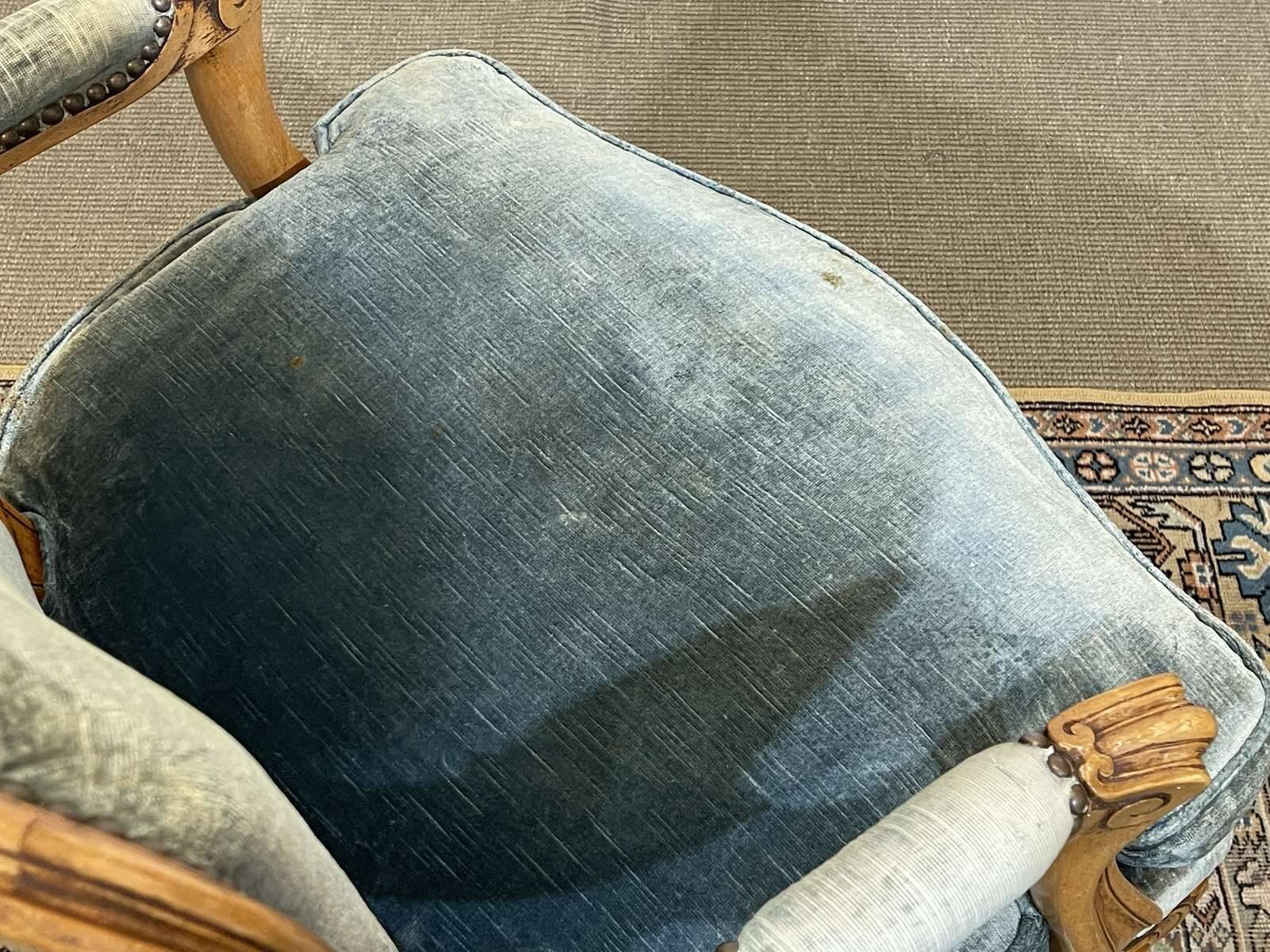 Fauteuil cabriolet de style Louis XV en hêtre