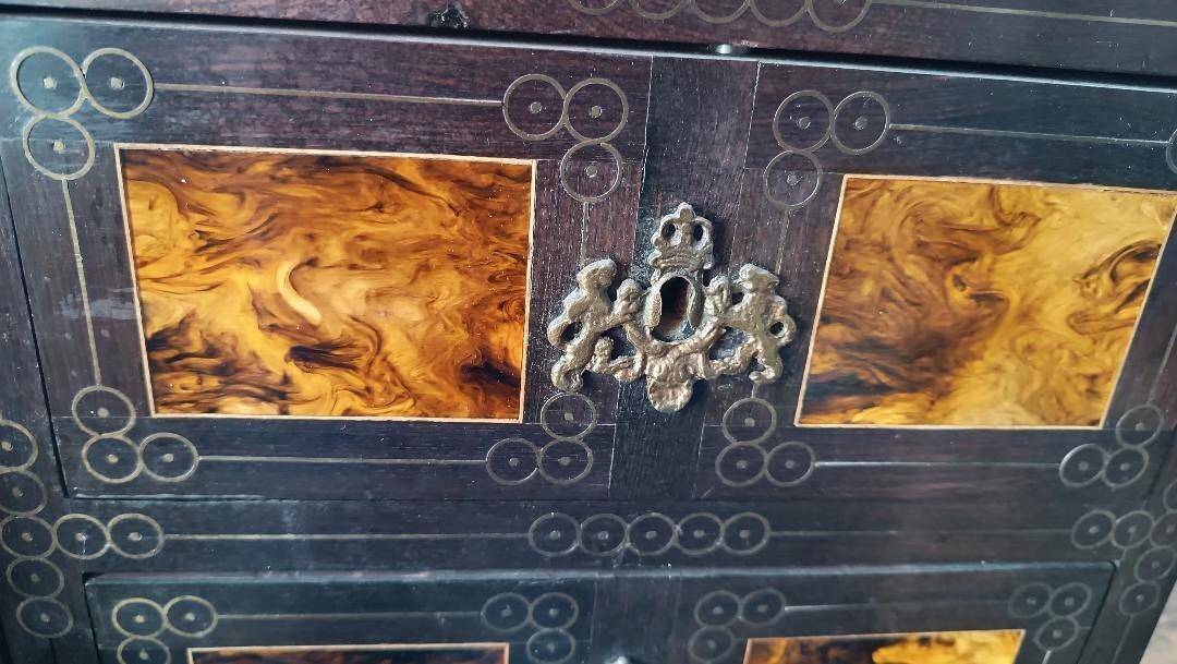 Large inlaid coin purse from the early 1900s