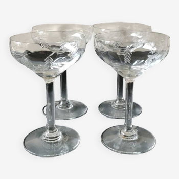 Set of 4 x Art Deco champagne glasses with ripples, in crystalline glass. Finely chiselled ears of wheat patterns